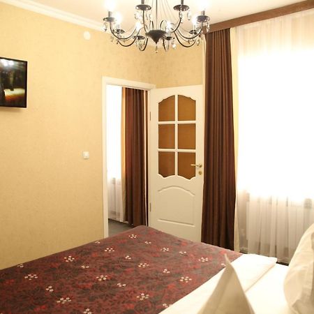 Sweet Home Hotel Атырау Экстерьер фото