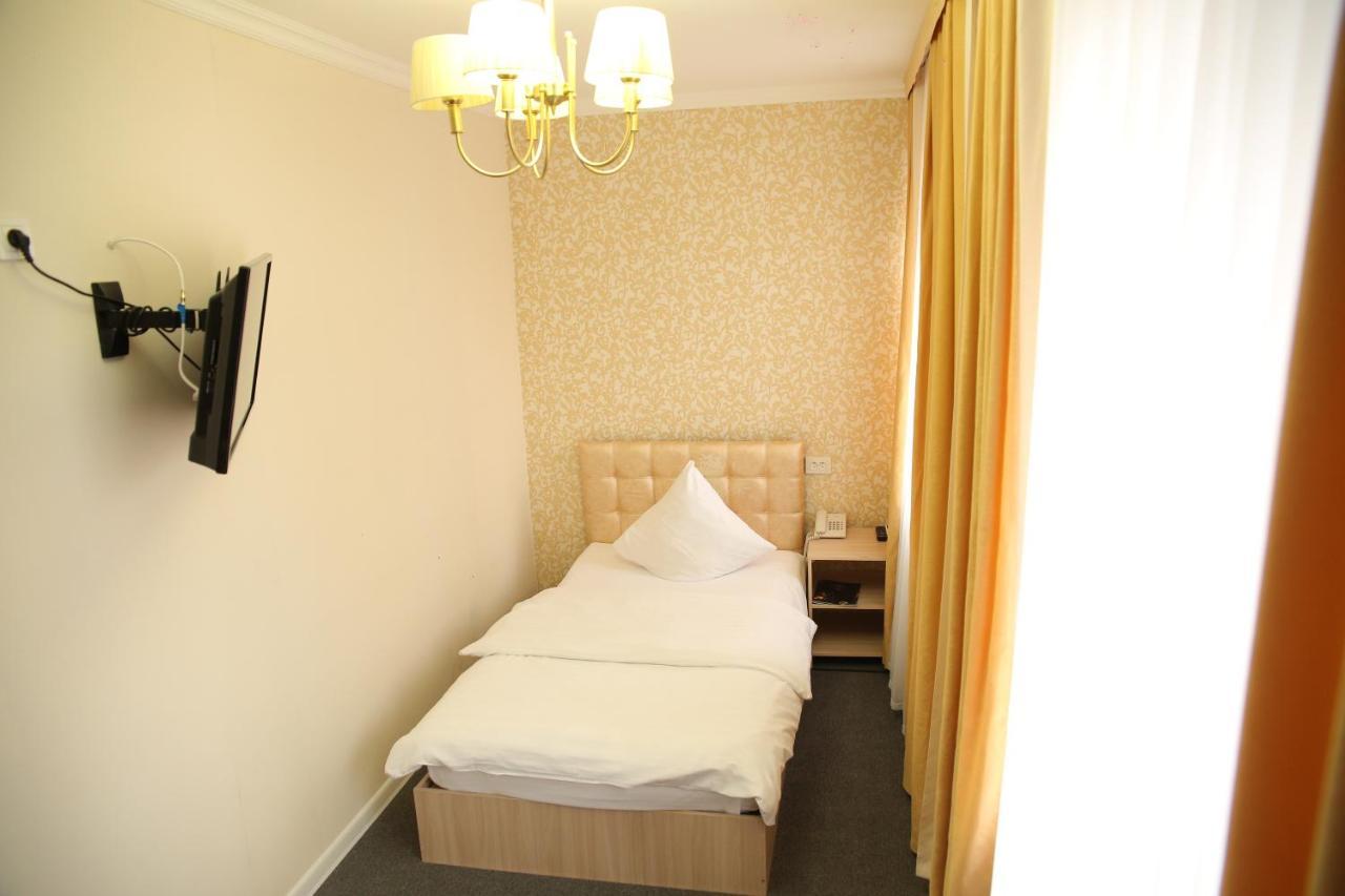 Sweet Home Hotel Атырау Экстерьер фото