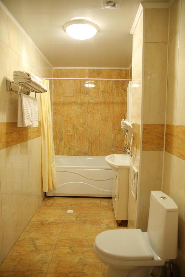 Sweet Home Hotel Атырау Экстерьер фото