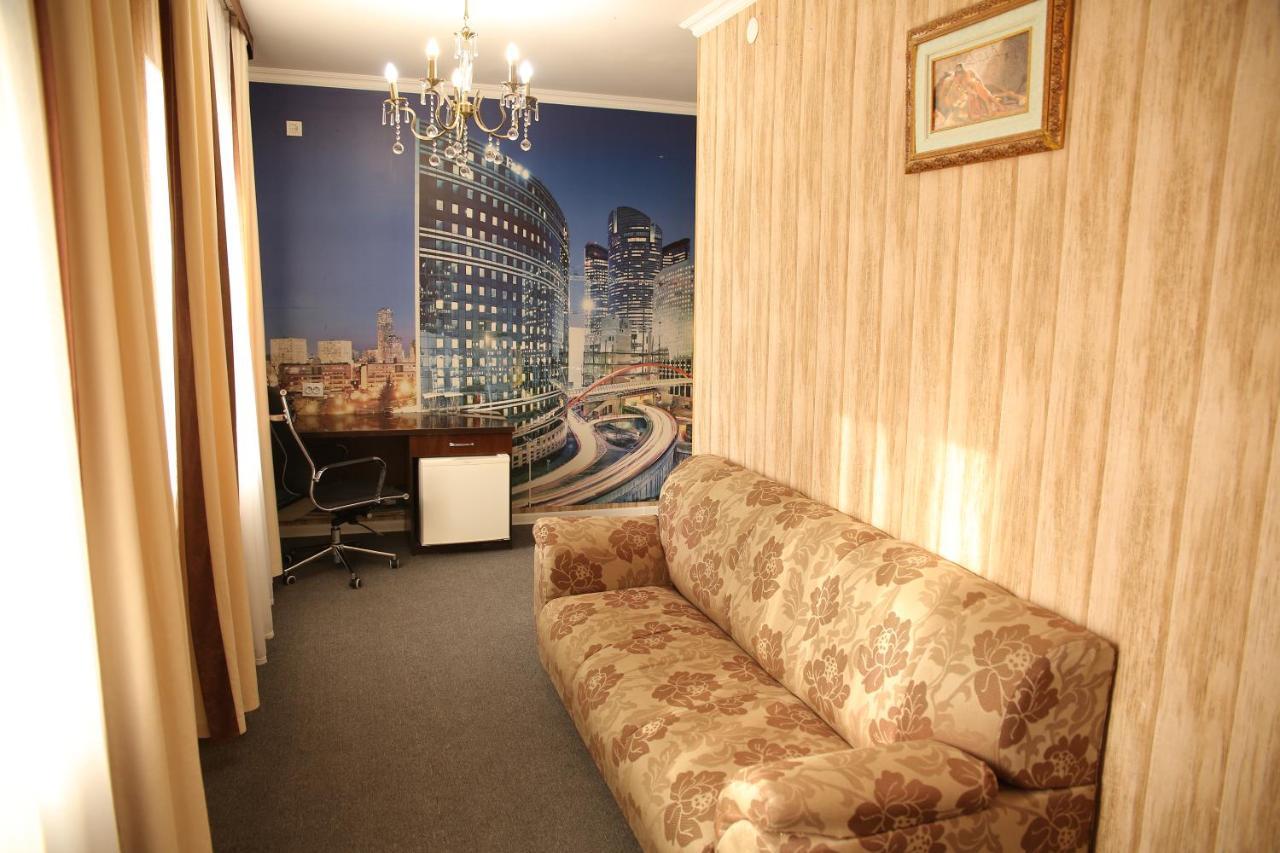 Sweet Home Hotel Атырау Экстерьер фото