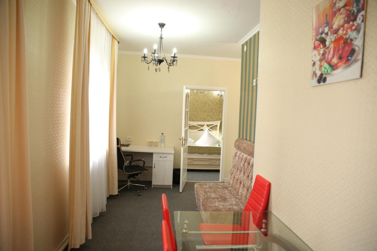Sweet Home Hotel Атырау Экстерьер фото